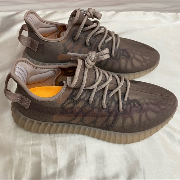 Yeezy Boost 350 V2 Mono Mist - Picture 4 of 9